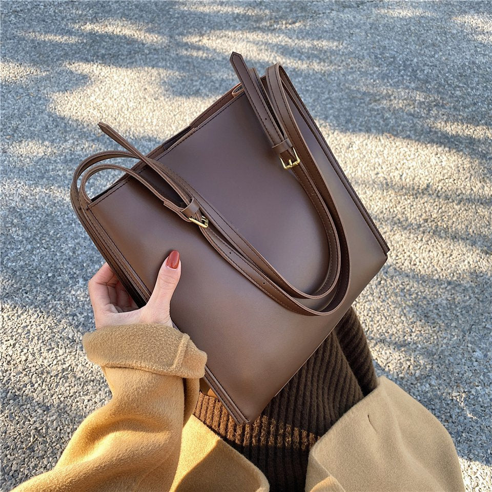 Rivia | Tote Bag