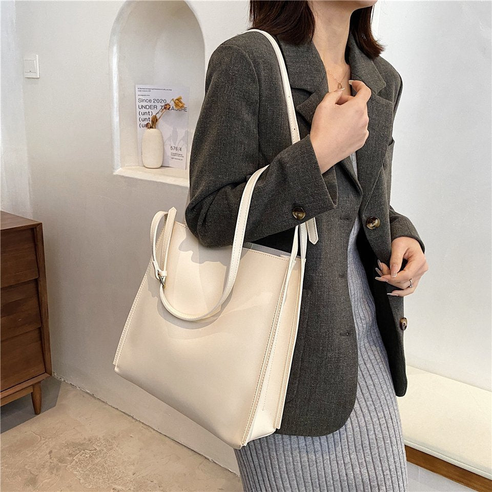 Rivia | Tote Bag