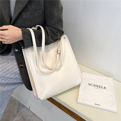 Rivia | Tote Bag